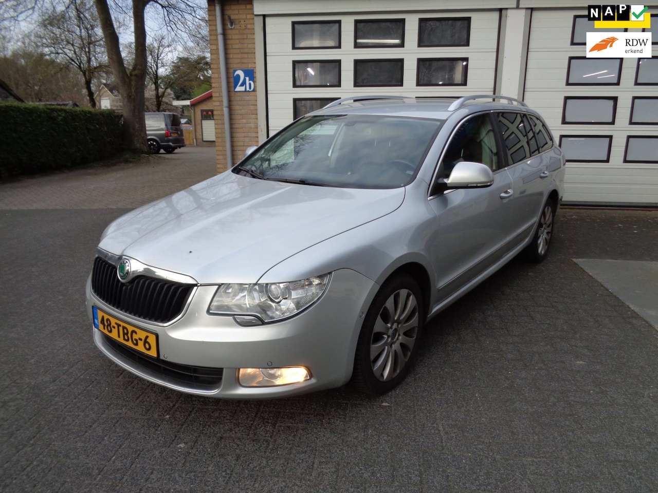 Skoda Superb Combi - 1.8 TSI Elegance Business Line 1.8 TSI Elegance Business Line - AutoWereld.nl