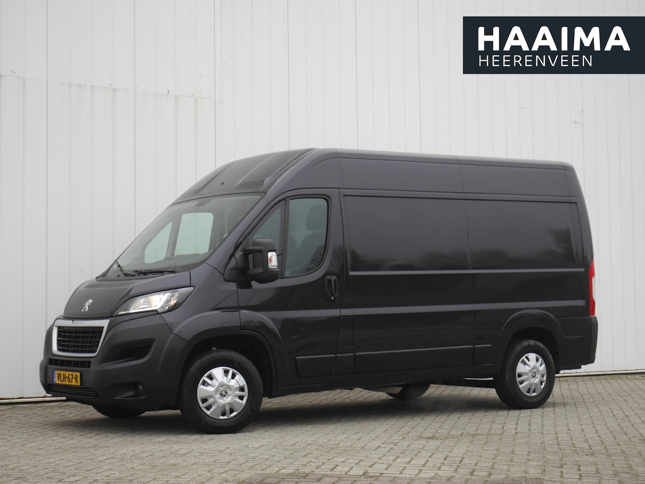 Peugeot Boxer - 333 2.2 BlueHDi 140 L2H2 Premium 140 Pk | 3-Zits | Camera Achter | Laadruimte Pakket | Cru - AutoWereld.nl