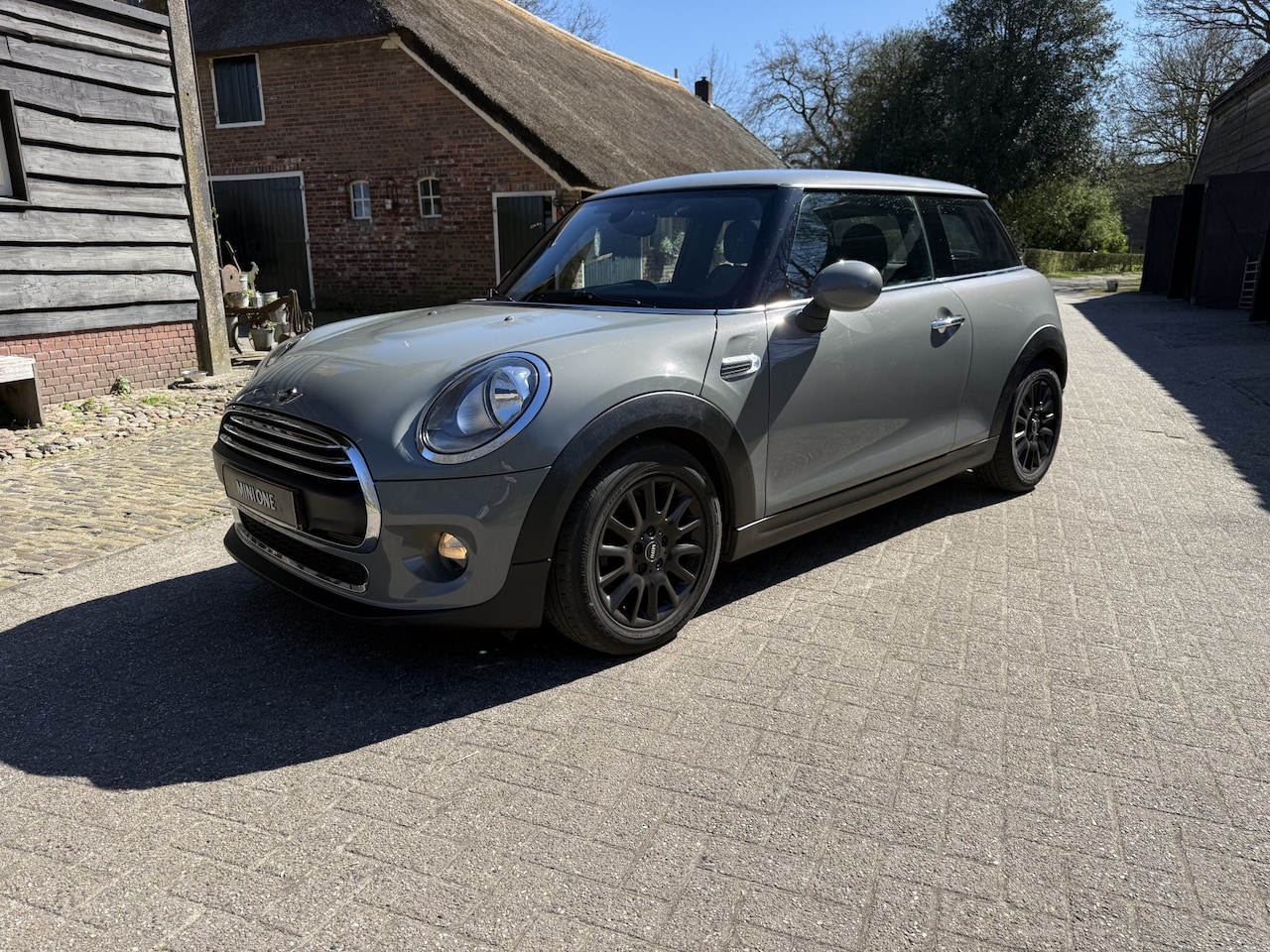 MINI One - Mini 1.2 Chili. Half leer,Climate,cruise, Moonwalk Grey !!! - AutoWereld.nl