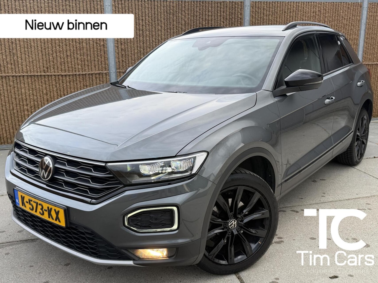 Volkswagen T-Roc - 1.5 TSI Sport Automaat | Stoelverwarming | LED verlichting | Elektrisch bedienbare achterk - AutoWereld.nl