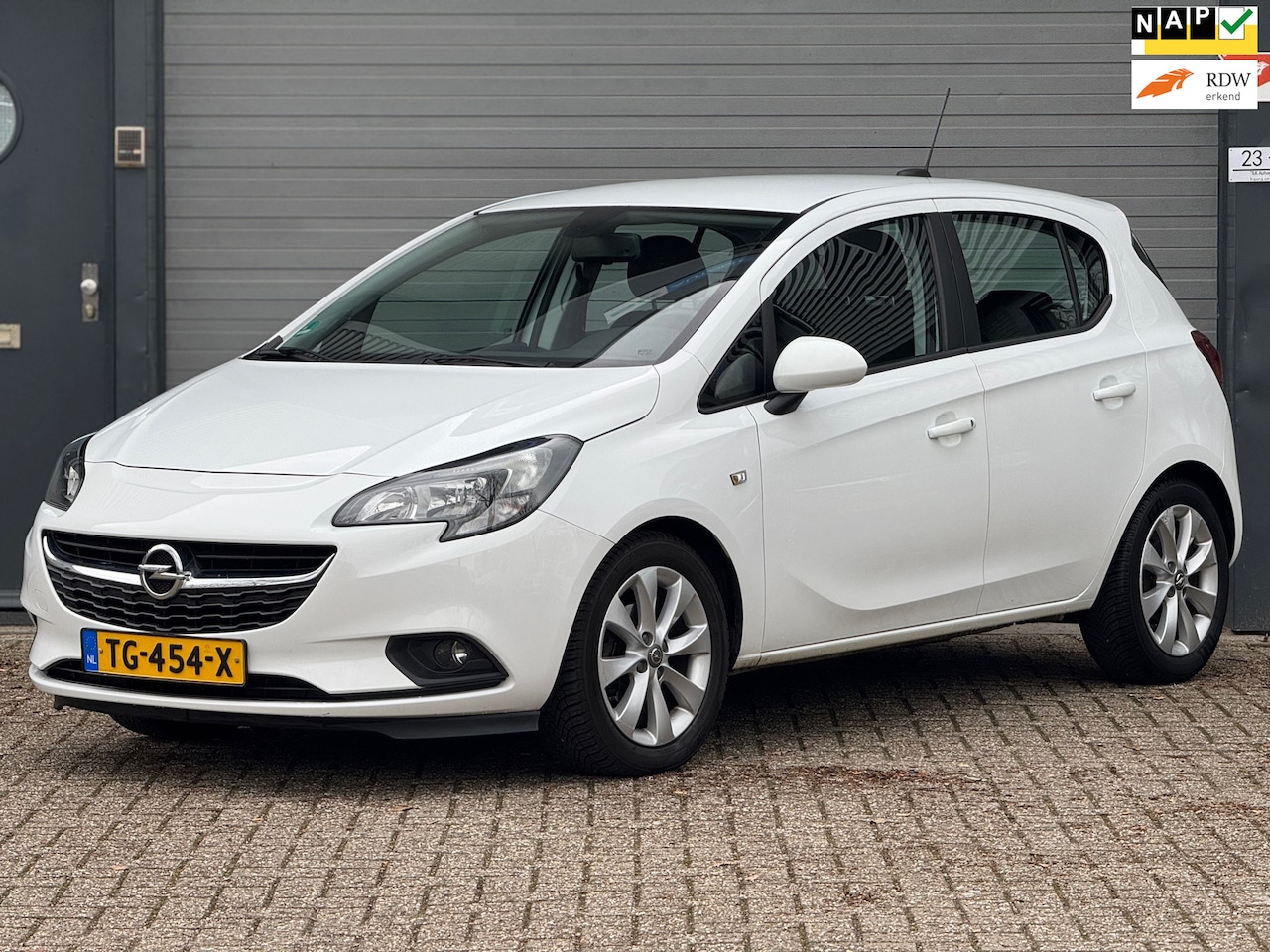 Opel Corsa - 1.4 Favourite 1.4 Favourite - AutoWereld.nl