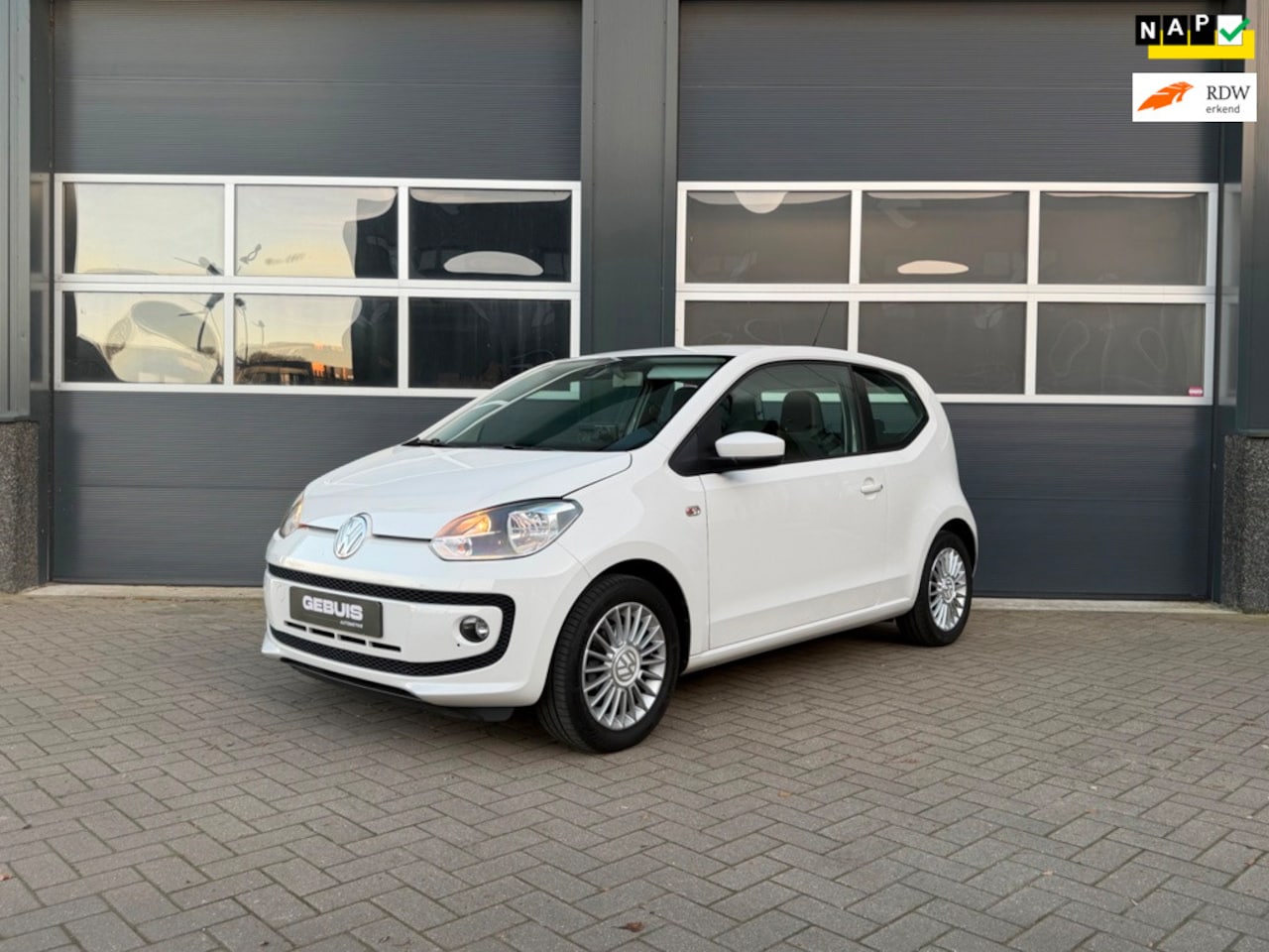 Volkswagen Up! - 1.0 high up! *Navi*Bluetooth*Elektr. Ramen* - AutoWereld.nl