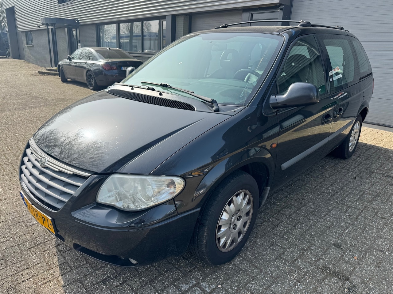 Chrysler Voyager - 3.3i V6 SE Luxe 3.3i V6 SE Luxe - AutoWereld.nl