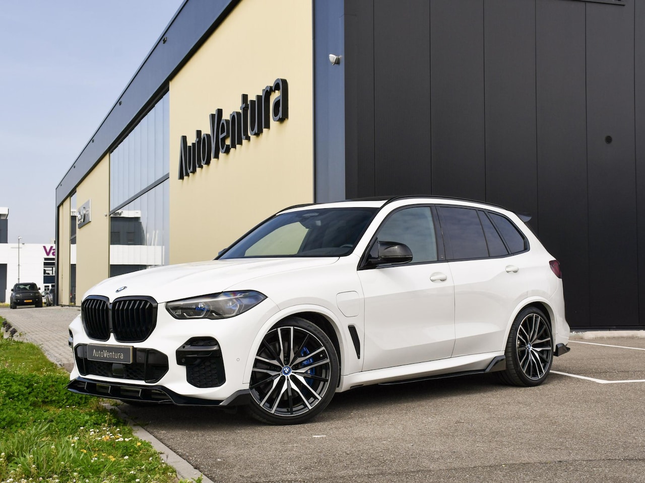 BMW X5 - xDrive45e High Executive | M-Sport | Pano | 22" | 4-Wielsturing | Softclose | Trekhaak | A - AutoWereld.nl