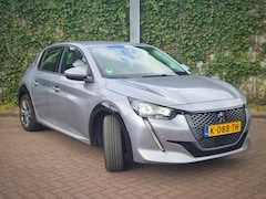 Peugeot e-208 - EV Allure 50 kWh 3D-cockpit | Stoelverwarming | parkeercamera