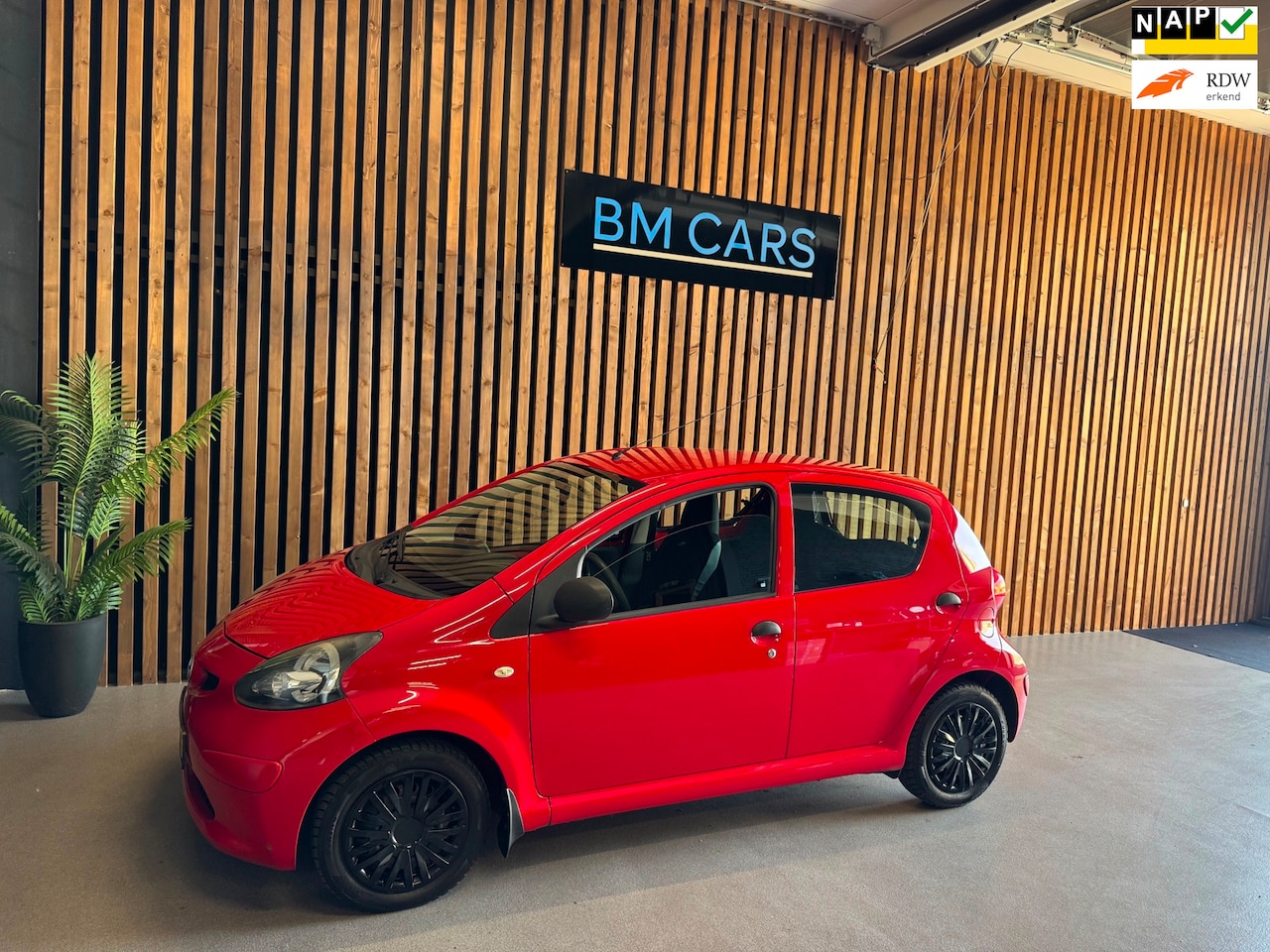 Toyota Aygo - 1.0-12V Airco, 2e Eigenaar, 5 Deurs - AutoWereld.nl