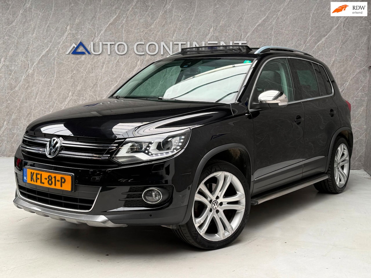 Volkswagen Tiguan - 2.0 TSI 4Motion / Goed Onderhouden / Full Option - AutoWereld.nl