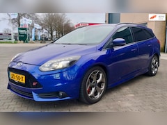 Ford Focus Wagon - 2.0 EcoBoost ST-3 Bull-X CarPlay Camera Leder