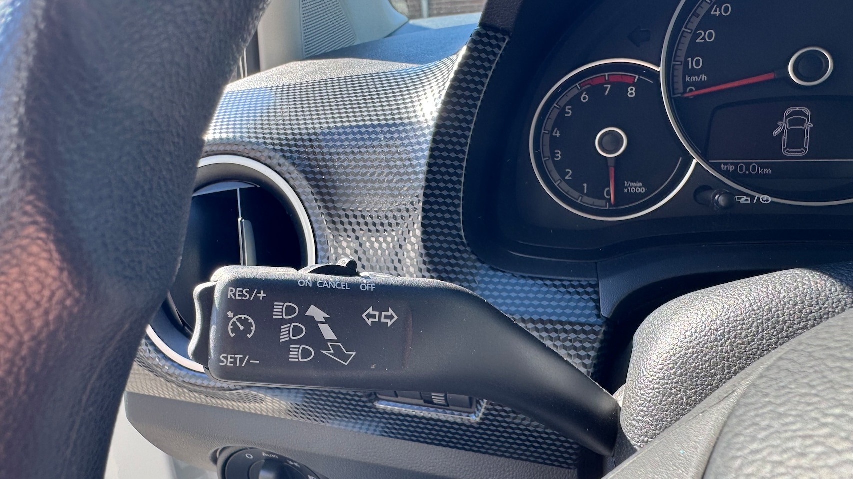 Volkswagen Up! - 1.0 CRUISE CONTROL/PDC/CAMERA/ECC/LANE ASSIST/DAB/ALL SEASON