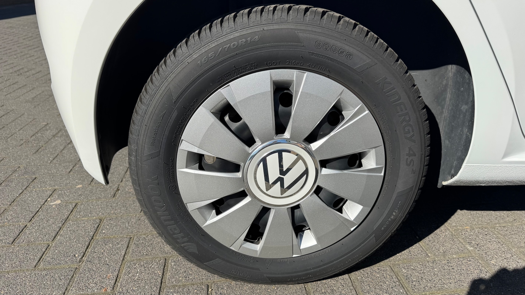 Volkswagen Up! - 1.0 CRUISE CONTROL/PDC/CAMERA/ECC/LANE ASSIST/DAB/ALL SEASON