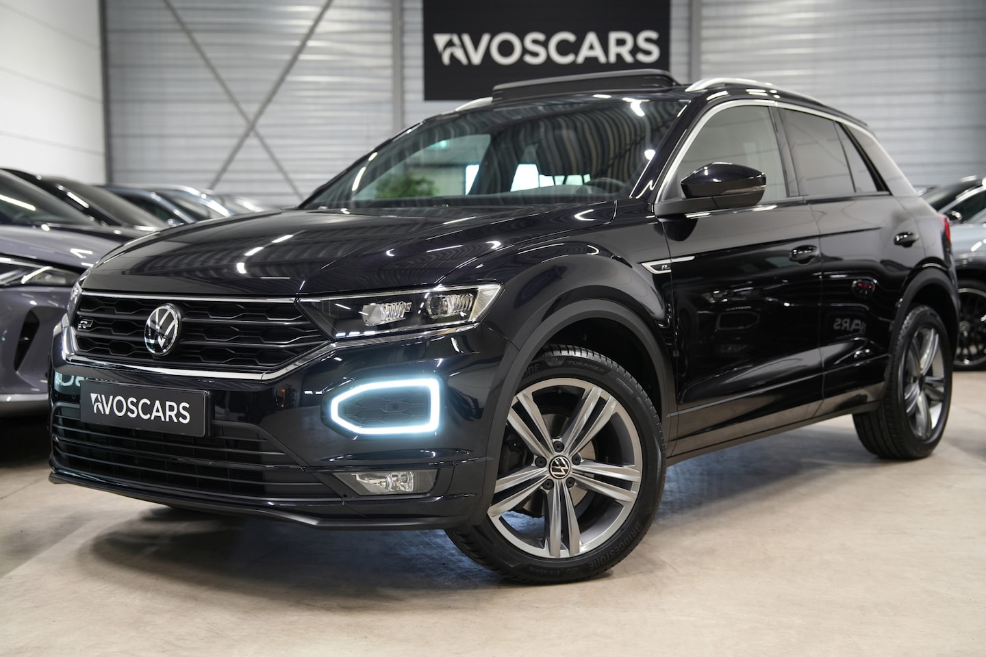 Volkswagen T-Roc - 1.5 TSI 3x R-Line * Pano - Virtual - Keyless - Trekhaak - Camera - App - ACC - LED * - AutoWereld.nl
