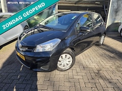 Toyota Yaris - 1.0 VVT-i Now | 1E EIGENAAR | 12MND GARANTIE | AIRCO | ELEC RAMEN | NW APK |