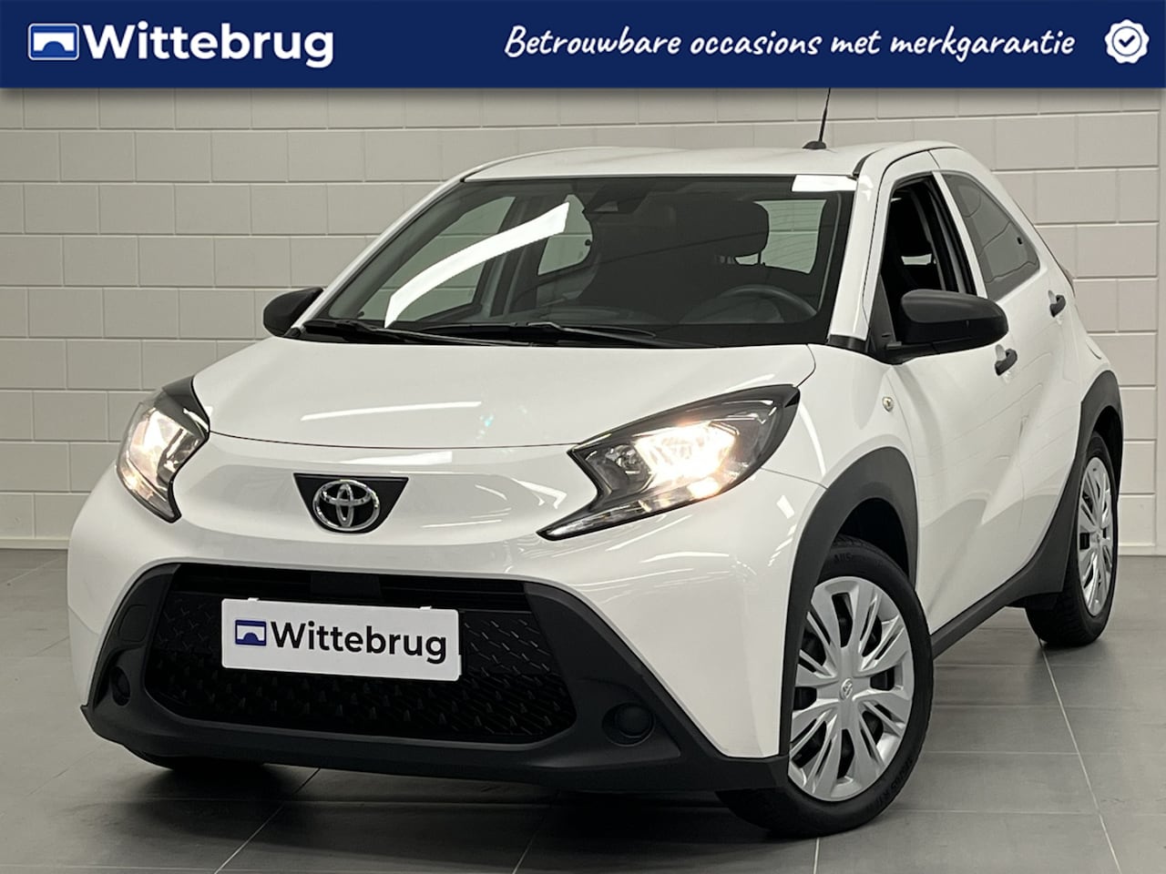 Toyota Aygo X - 1.0 VVT-i MT APPLE CARPLAY / ANDROID AUTO | AIRCO | ELEKTRISCHE RAMEN - AutoWereld.nl