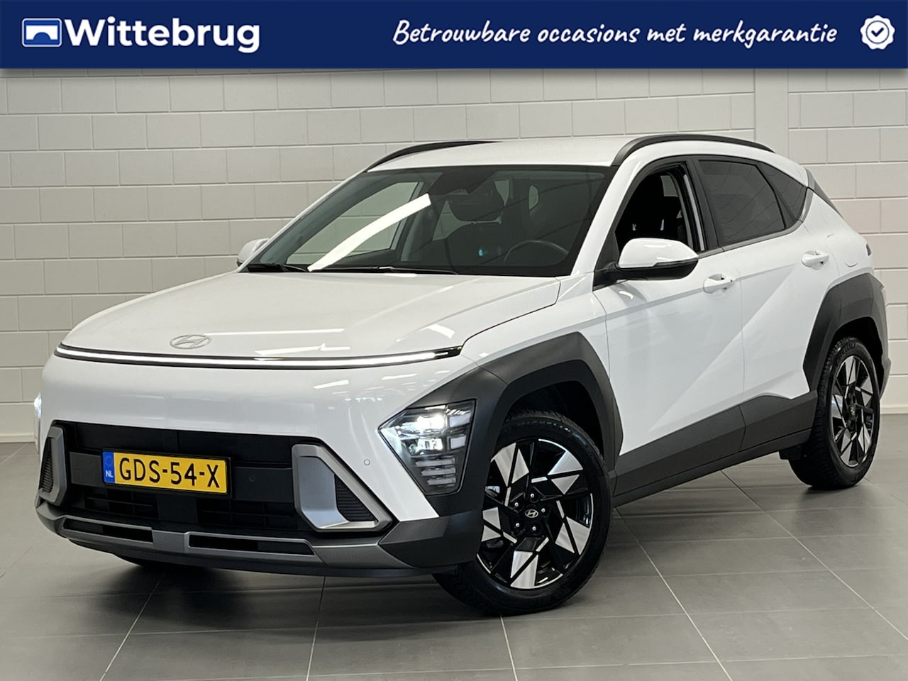 Hyundai Kona - 1.6 GDI HEV Comfort Smart FULL LED | TREKHAAK | ELEKTRISCHE ACHTERKLEP | COMPLETE DEALERON - AutoWereld.nl
