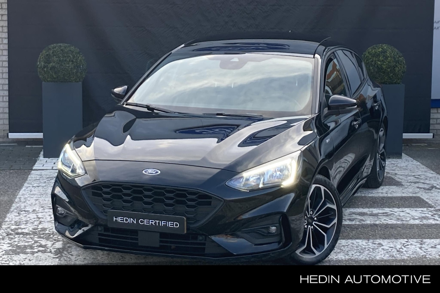 Ford Focus - 1.5 EcoBoost ST Line Business 150pk | Automaat | Winterpack | Panoramadak | Trekhaak - AutoWereld.nl