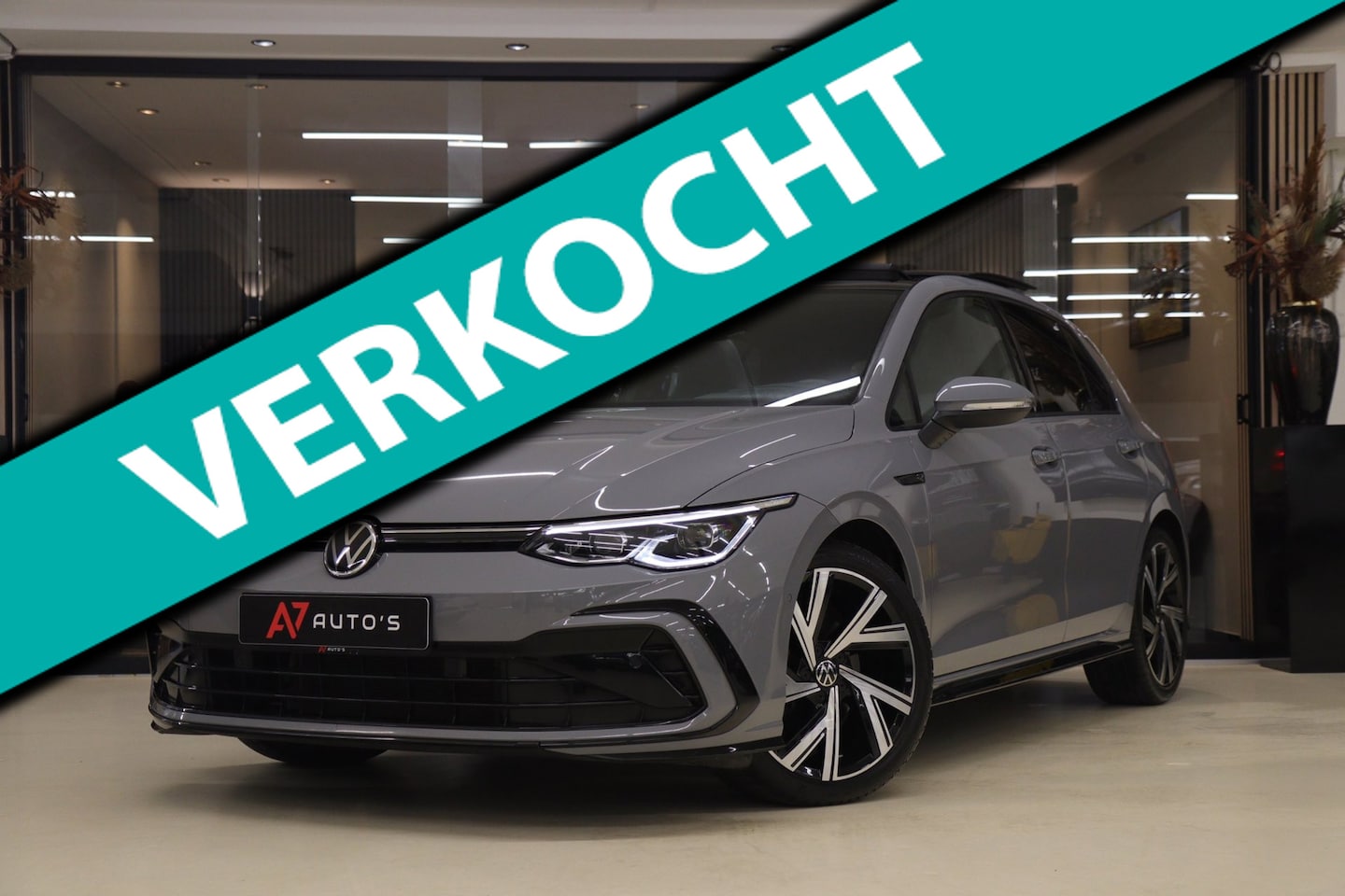 Volkswagen Golf - 1.5 eTSI R-Line Pano/HUD/H&K/CAM/BLINDESPOT/BOMVOL - AutoWereld.nl