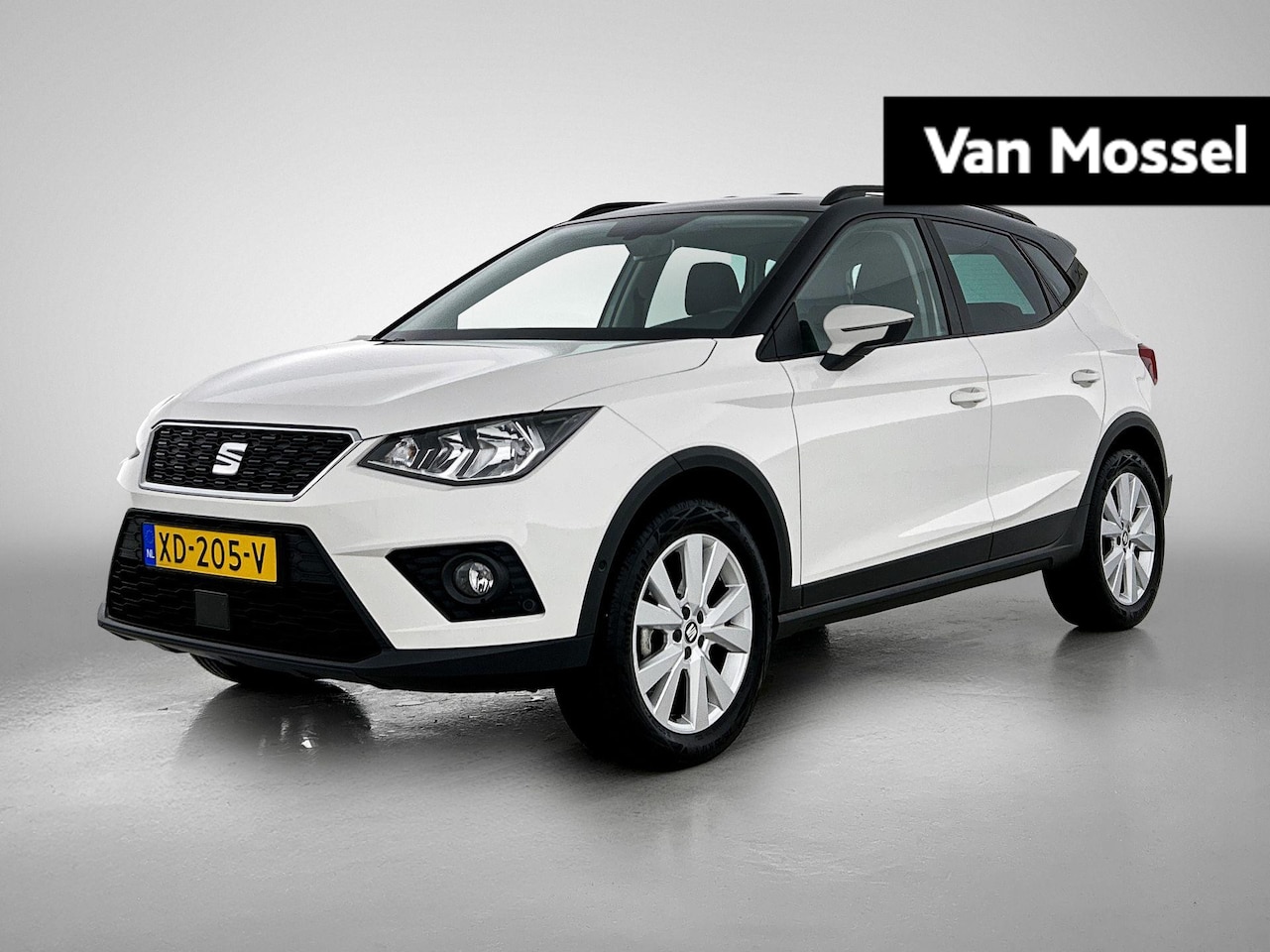 SEAT Arona - 1.0 TSI Style Business Intense | ACHTERUITRIJCAMERA | TREKHAAK | KEYLESS | ACC | DRAADLOZE - AutoWereld.nl