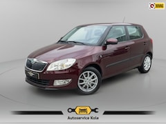 Skoda Fabia - 1.2 TSI * Automaat * Parkeersensoren * Trekhaak * Airco