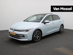 Volkswagen Golf - 1.5 eHybrid Style Edition | 204 PK | SoH 100% | Panorama Dak | Trekhaak | Ergo Stoel (Mass