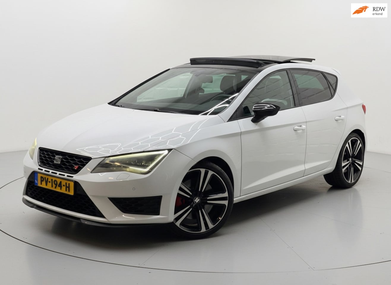 SEAT Leon - 2.0 TSI Cupra 280PK PANO AUTOMAAT CRUISE - AutoWereld.nl