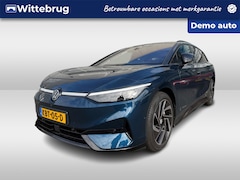 Volkswagen ID.7 Tourer - Pro Limited Edition Black 77 kWh Navigatie / 360 graden camera / Trekhaak inklapbaar / Voo