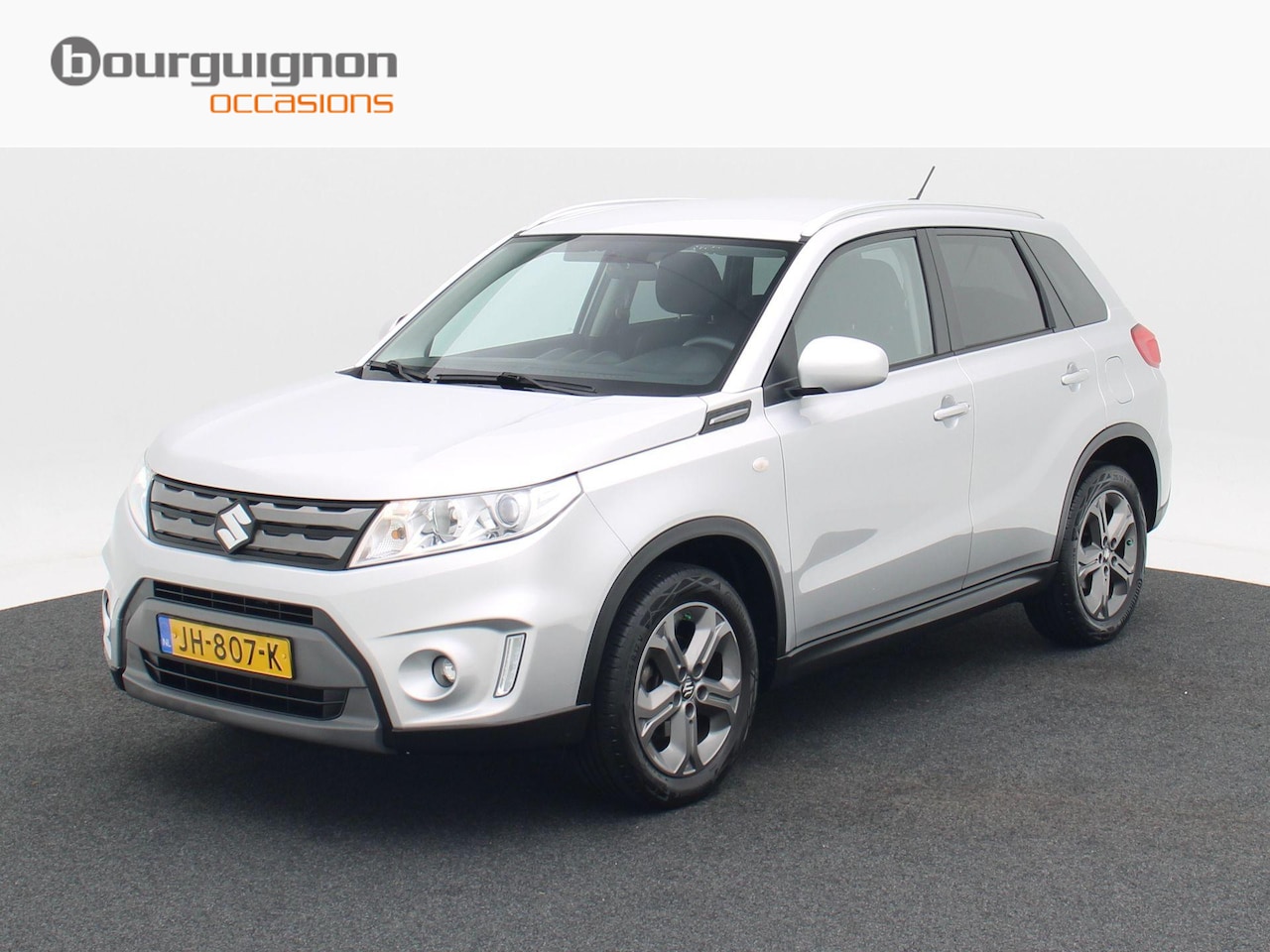 Suzuki Vitara - 1.6 120 Pk Exclusive | Trekhaak | Stoelverwarming | Camera | Cruise Controle | Climatronic - AutoWereld.nl