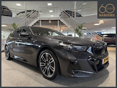 BMW 5-serie Touring - 520i M-sport, Bowers&Wilkins, Trekhaak, Pano, 360cam
