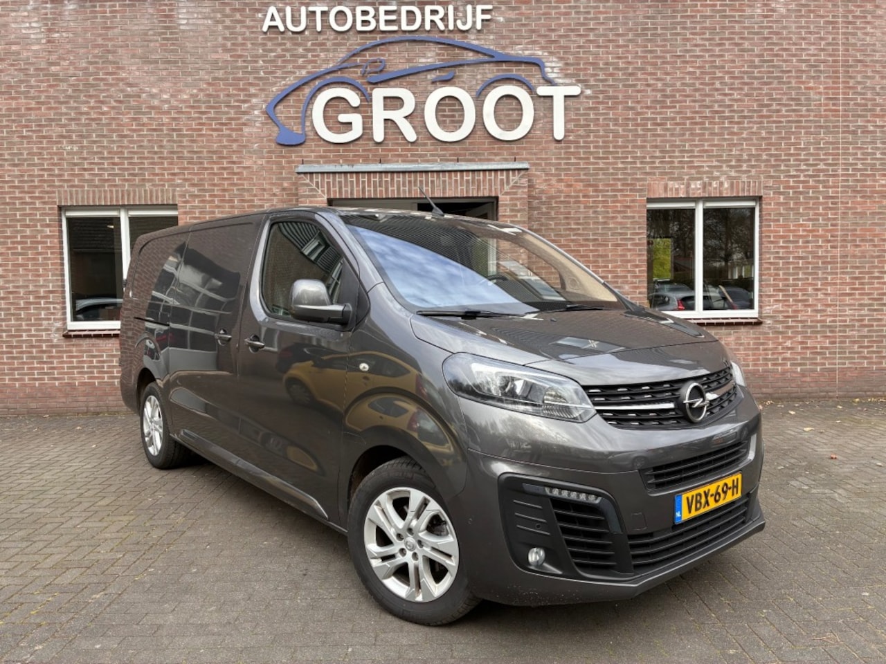 Opel Vivaro - 2.0 CDTI L3H1 INNOVATION! TREKHAAK/CAMERA/HEAD-UP - AutoWereld.nl