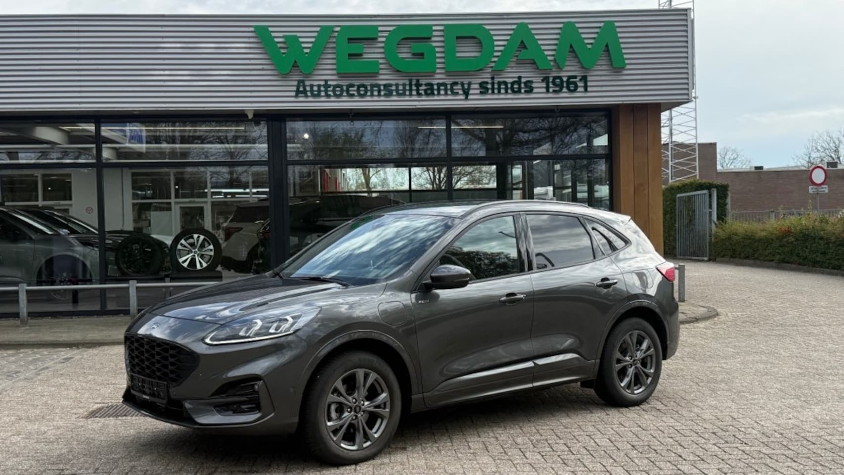 Ford Kuga - 2.5 PHEV ST-LINE X / Trekhaak+Driver+Techno+Winter - AutoWereld.nl