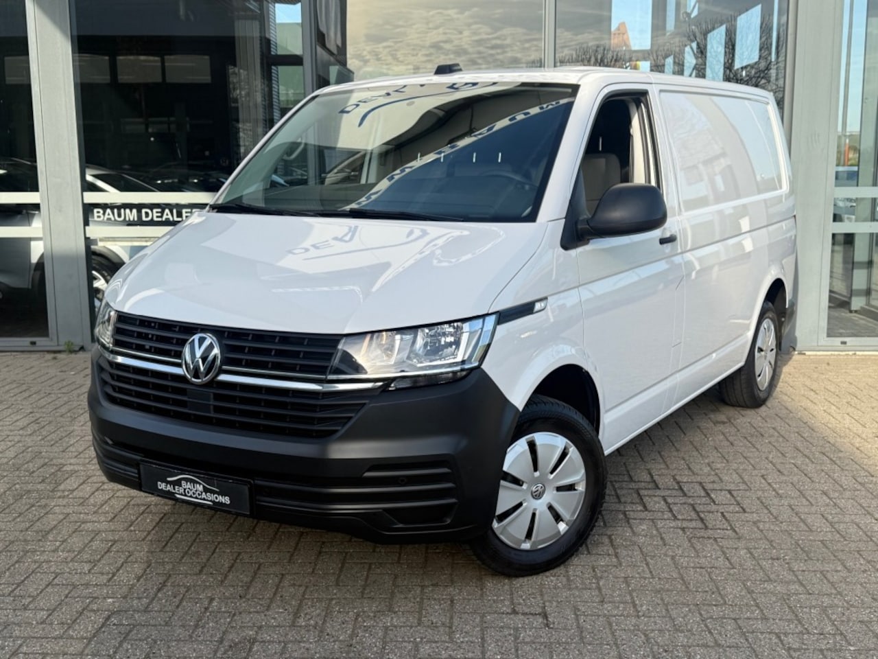 Volkswagen Transporter - 2.0 TDI L1H1 BMT COMORT AIRCO 3 ZITPL CARPLAY  PDC - AutoWereld.nl