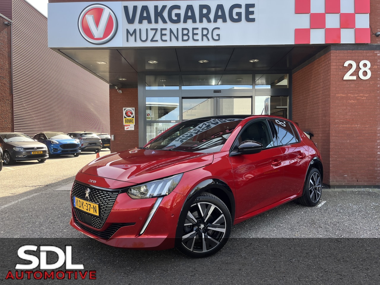 Peugeot 208 - 1.2 PureTech GT // FULL LED // HALF LEDER // DODEHOEK // 3D COCKPIT // CAMERA+SENSOREN // - AutoWereld.nl