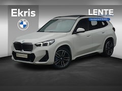 BMW iX1 - eDrive20 M Sport | Trekhaak | Panoramadak | Harman Kardon | Cruise control adaptief met St