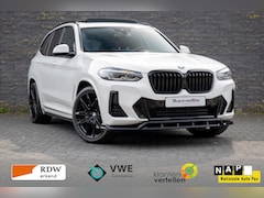 BMW X3 - XDrive30e White & Black Pano