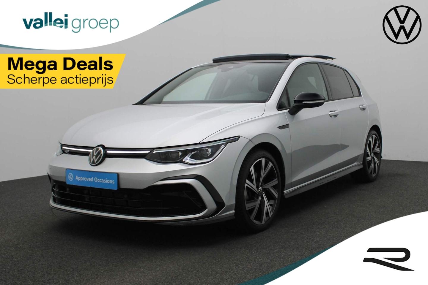 Volkswagen Golf - 1.5 eTSI 150PK DSG R-Line Business Black Style | Pano | IQ Light | Keyless | Camera | 18 i - AutoWereld.nl