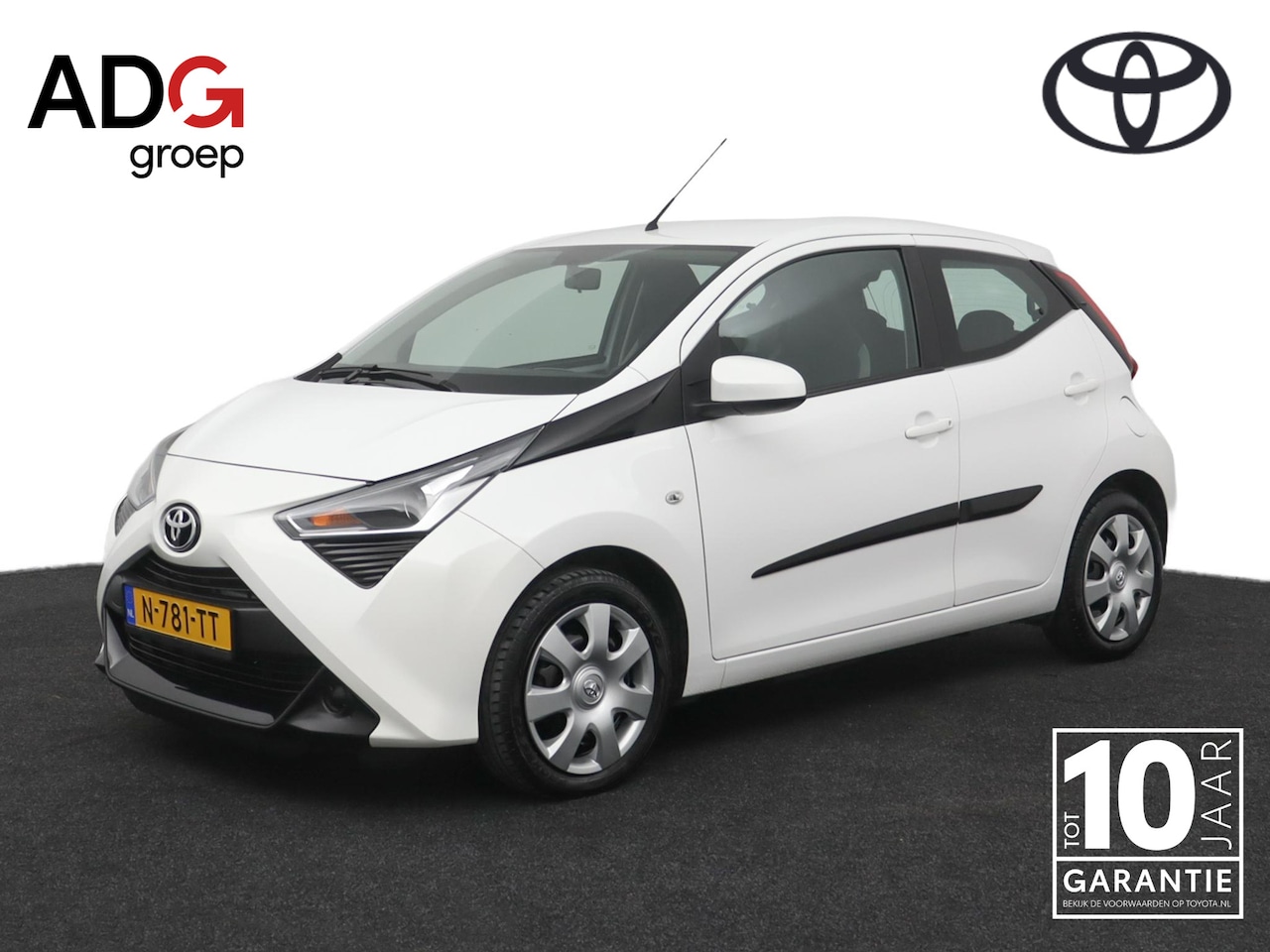 Toyota Aygo - 1.0 VVT-i x-play | Airco | Parkeercamera | Apple carplay - Android auto | - AutoWereld.nl