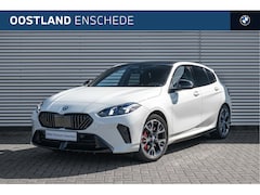 BMW 1-serie - 120 M Sport Automaat / Sportstoelen / Achteruitrijcamera / M Adaptief onderstel / Comfort