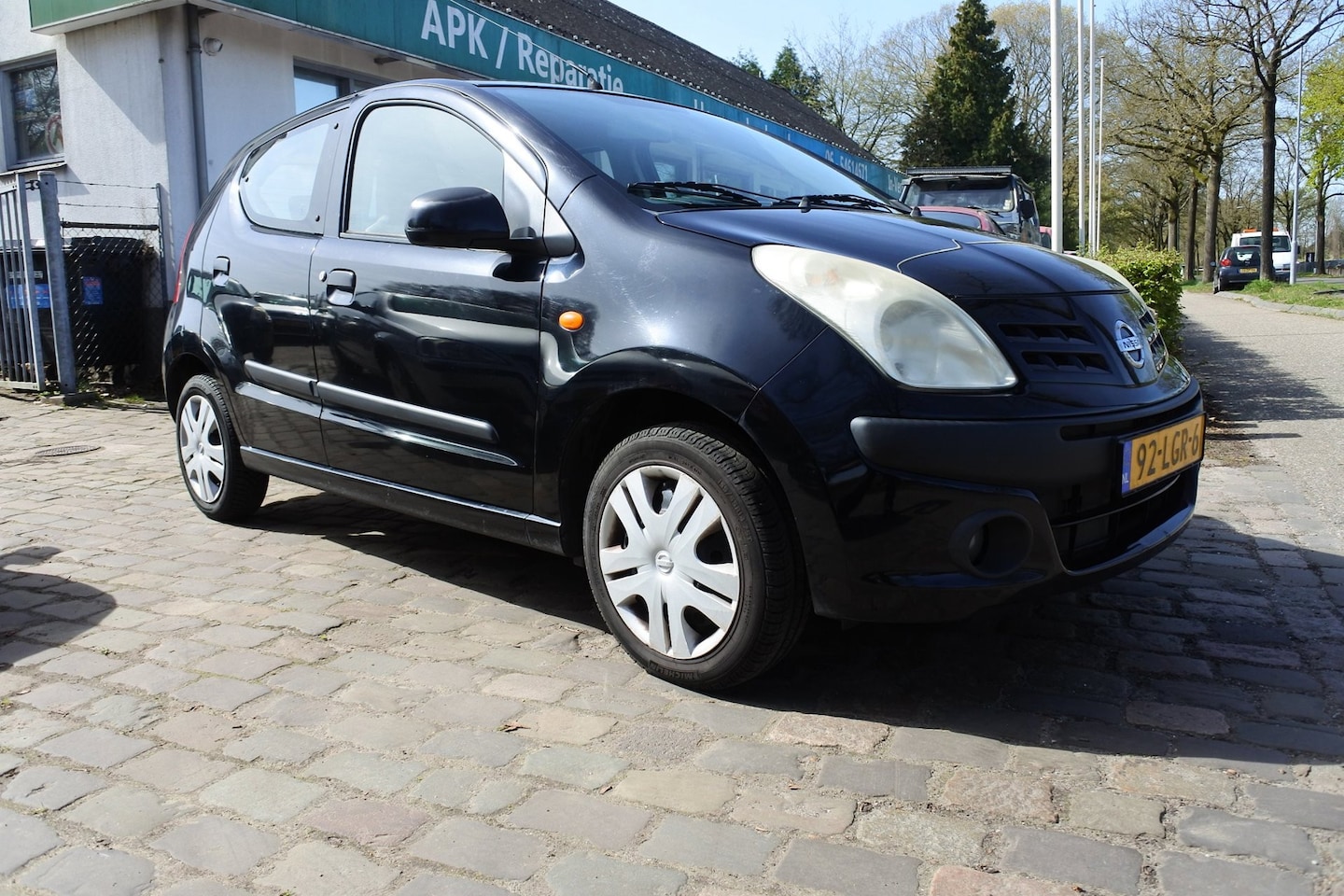 Nissan Pixo - 1.0 Look 5 drs goed rijdend 208 dkm airco met apk - AutoWereld.nl