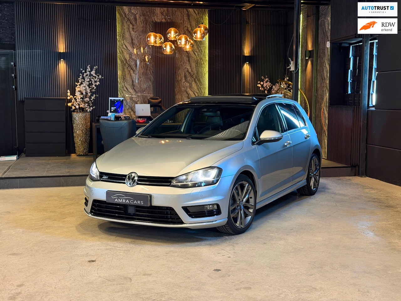 Volkswagen Golf - 1.4 TSI 3X R-LINE|PANO|LEDER|MEMORY|BOMVOL! - AutoWereld.nl