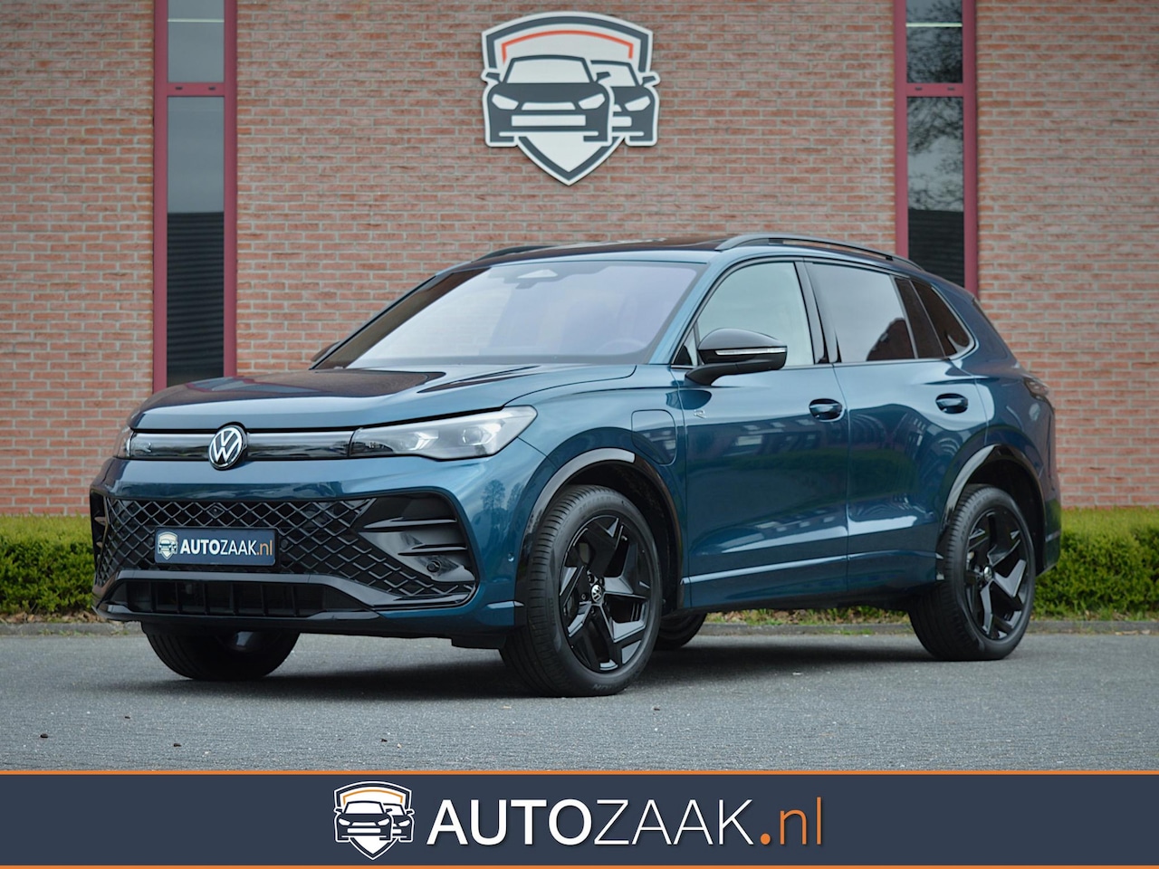 Volkswagen Tiguan - 1.5 eHybrid R-Line Black 272 pk incl. winterset - AutoWereld.nl