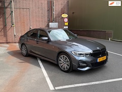 BMW 3-serie - 330e M Sport High Executive / Alcantara / 1E EIGENAAR / ACCUCERTIFICAAT / BTW / SHADOWLINE