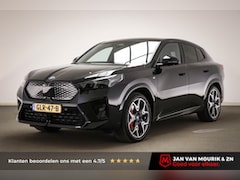 BMW iX2 - xDrive30 67 kWh M-Sport Pro | PANORAMADAK | SOH 100% | STOELVERWARMING | 20" | DRIVING ASS