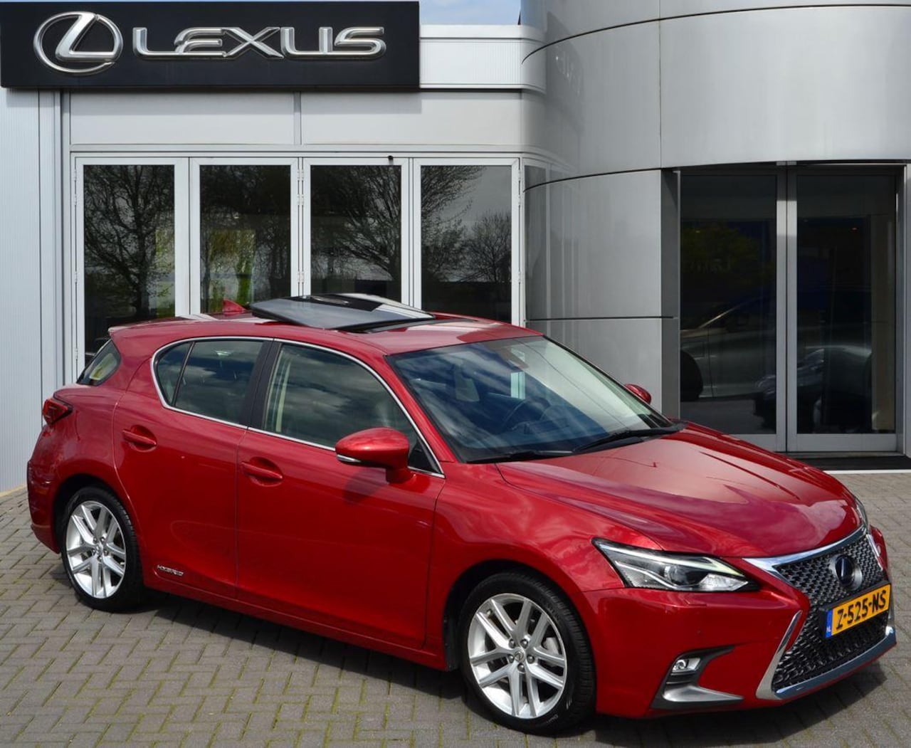 Lexus CT 200h - Luxury Line MARK-LEVINSON SCHUIFDAK MEMORYSEAT KEYLESS STOELVERW PARK-SENS - AutoWereld.nl