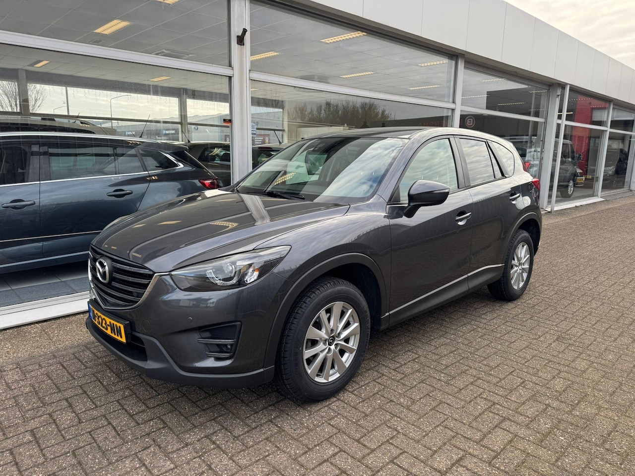 Mazda CX-5 - 2.0 SkyActiv-G 165 S 2WD | Airco | Elektrische ramen | Cruise control | 4- nieuwe banden | - AutoWereld.nl