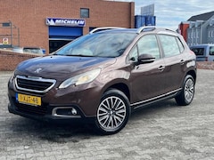 Peugeot 2008 - 1.2 VTi automaat, Navi , nwe all season banden