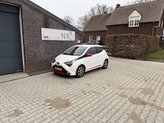 Toyota Aygo - 1.0 VVT-i x-clusiv Lederen bekleding, camera, APK