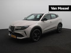 Alfa Romeo Junior - 1.2 Turbo Hybrid Ibrida | Apple Carplay/Android Auto | Parkeersensoren | Climate Control |