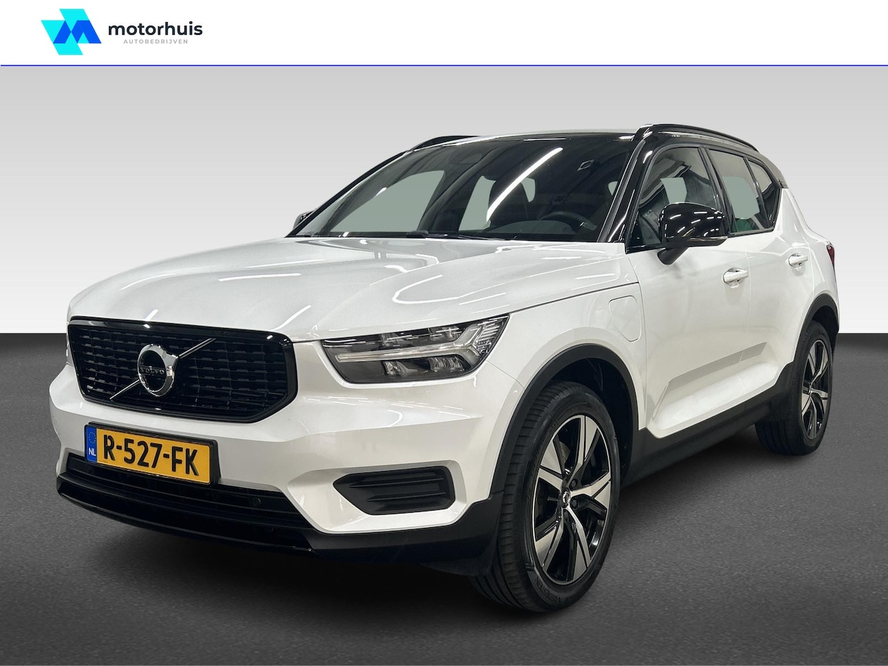 Volvo XC40 - 1.5 T4 211PK PHEV RECHARGE R-DESIGN NAVI TEL PDC TREKHAAK LED NAP AUTOMATIC - AutoWereld.nl