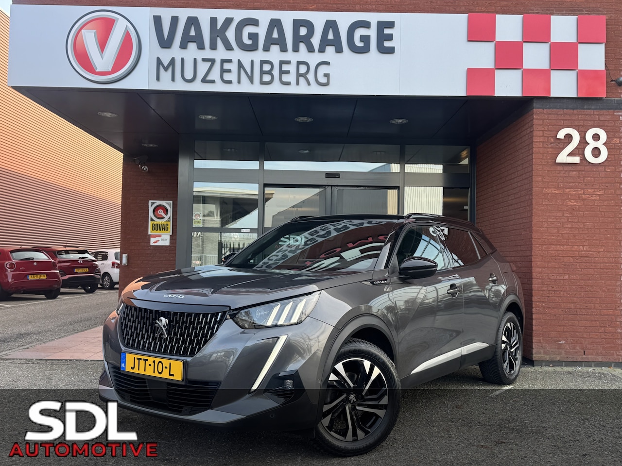 Peugeot 2008 - 1.2 PureTech GT-Line // NAVI // CAMERA // CLIMA // CRUISE // LED KOPLAMPEN // - AutoWereld.nl