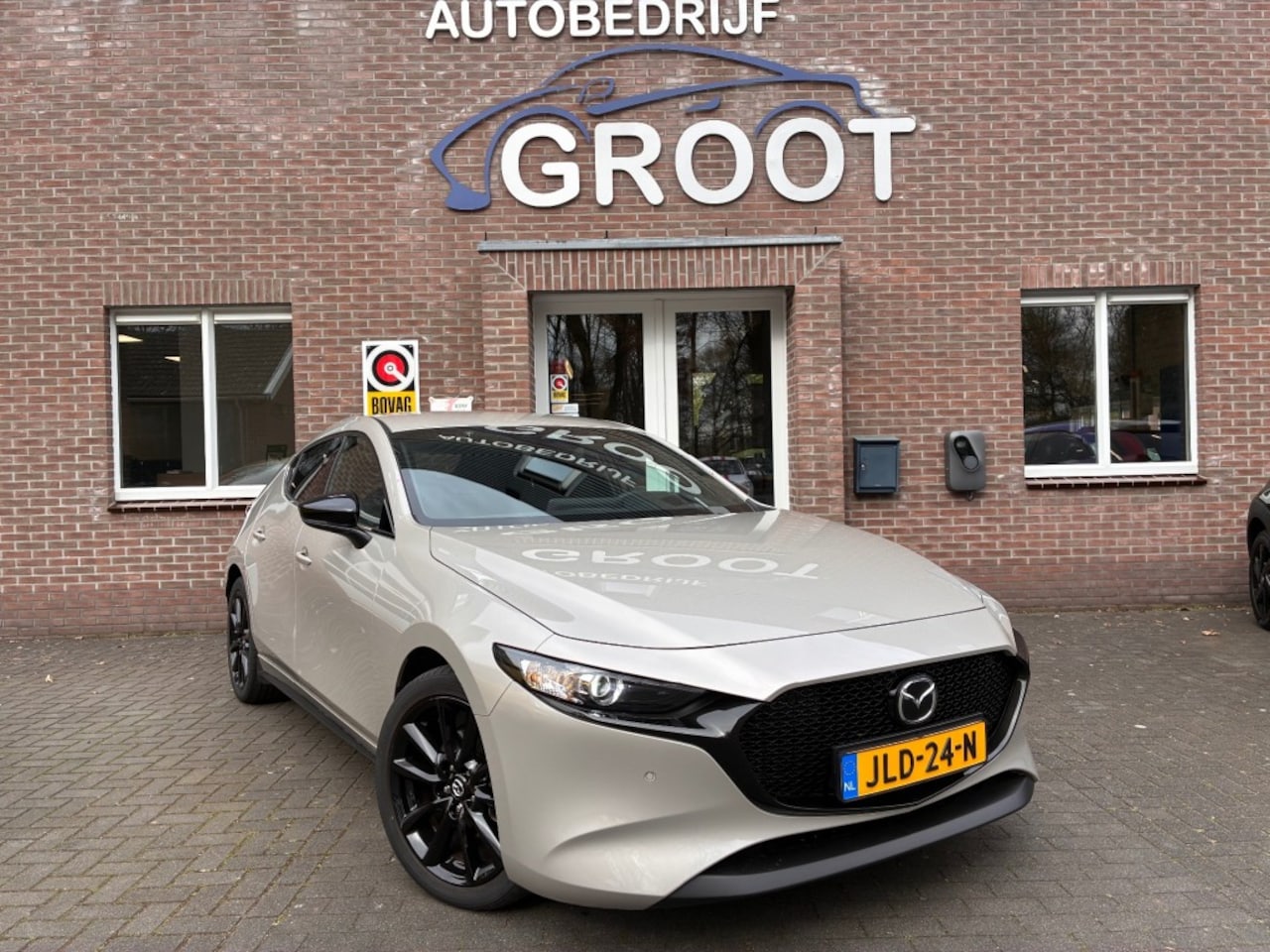 Mazda 3 - 2.5 e-SkyActiv-G M Hybrid HOMURA 140PK! AUTOAAT/ - AutoWereld.nl