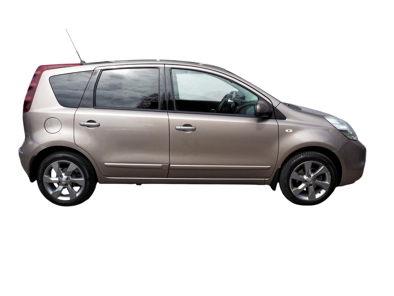 Nissan Note - 1.6 Connect Edition CLIMA CRUISE PARKEER S. TREKH.